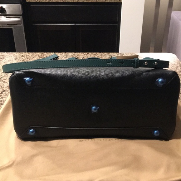 Sold NWT Burberry Medium Banner - Picture 3 of 8